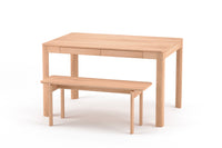 MIMOSA Dining Table：樹種：オーク(レッドオーク)　サイズ：W1400×D800mm　オプション：引き出し　　MIMOSA Bench：樹種：オーク　サイズ：W1200mm（CGイメージ）