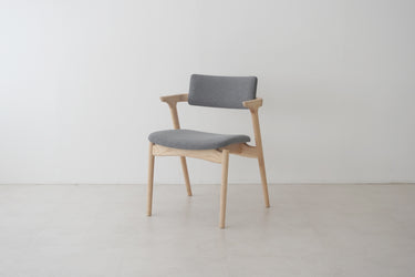 【サンプルセール：50%OFF】CAPRA CHAIR  ハーフアーム（アッシュ_NWH）