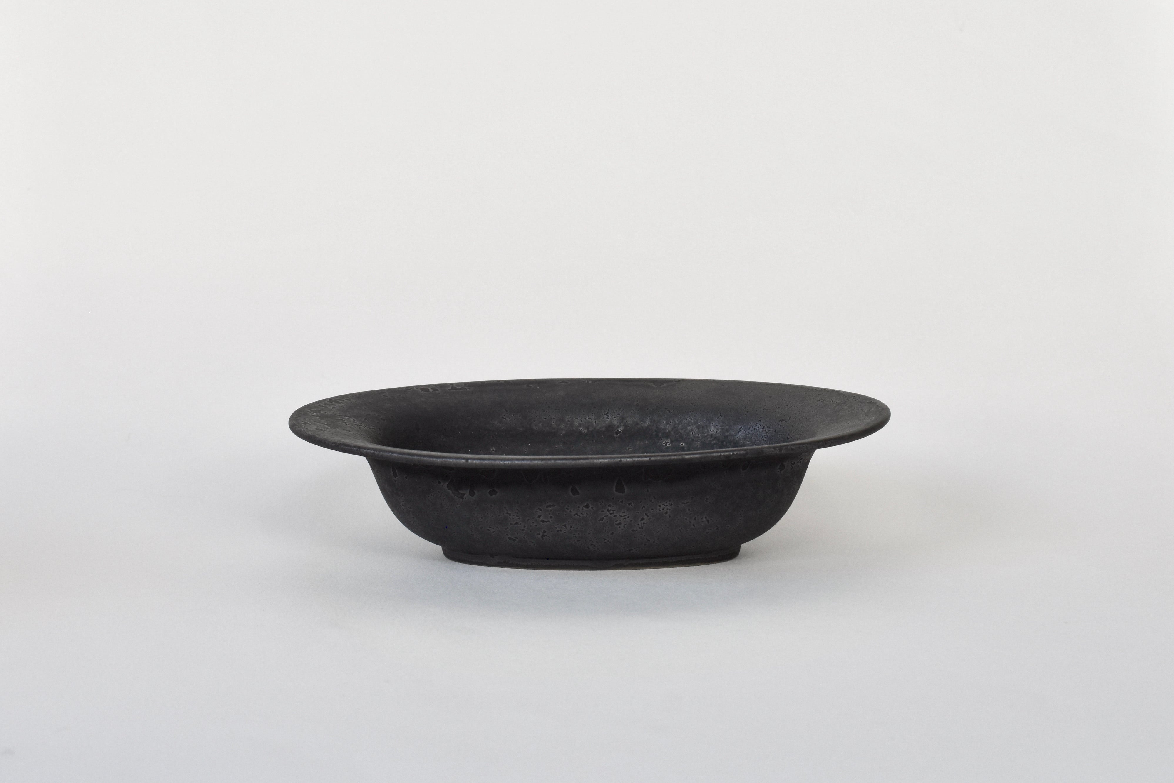 ONE KILN（ワンキルン) / ASH _ PEBBLE OVAL PLATE | WELL