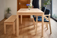MIMOSA Dining Table：樹種：ハードメープル　サイズ：W1400×D800mm　オプション：引き出し　　MIMOSA Bench：樹種：ハードメープル　サイズ：W1200mm